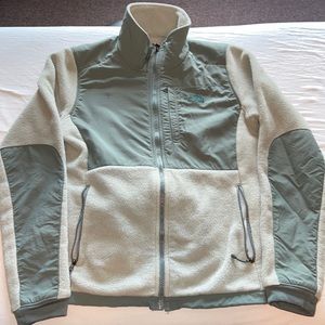 The North Face Jacket Sz Small Gently Loved Sage Green🌸